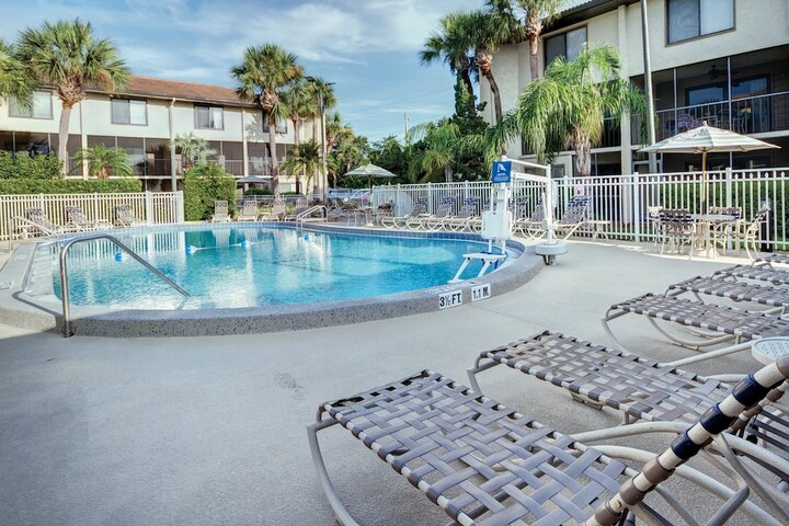 Pool 14 of 56