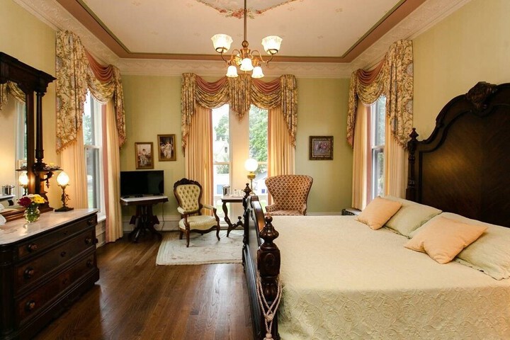 Silas W Robbins House