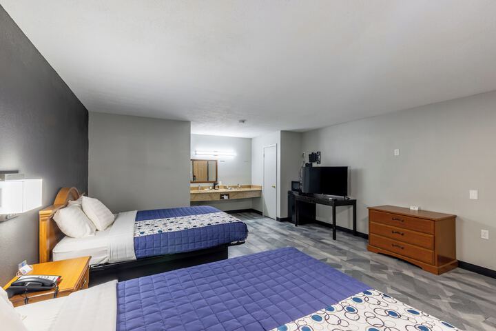 Room 12 of 24
