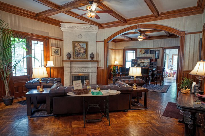 Rockwell Falls Inn and Wine Bar