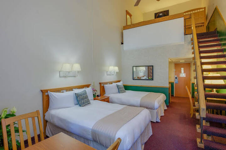 DEER CREEK LODGE AND CONF CTR