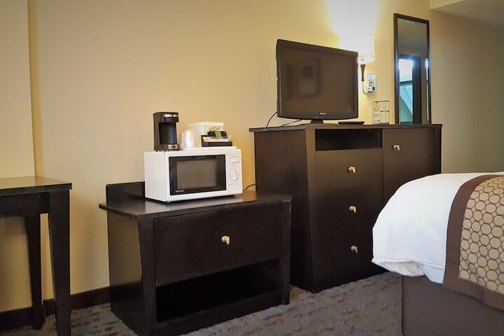 Baymont by Wyndham Belleville Airport Area