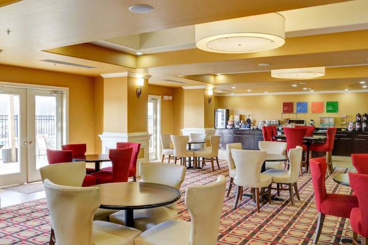 Comfort Inn & Suites Fort Smith I-540