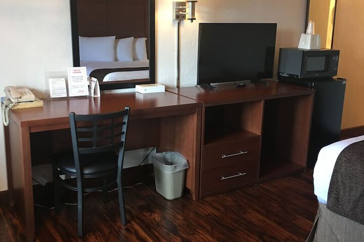 Room 10 of 23