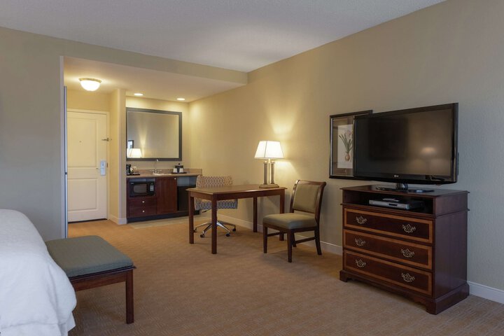Room 46 of 98