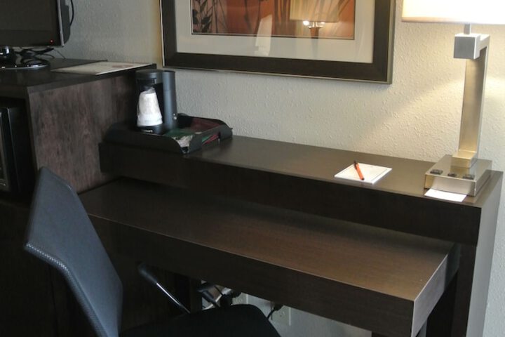 Room 9 of 40