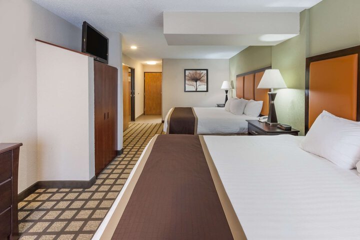 Room 14 of 18