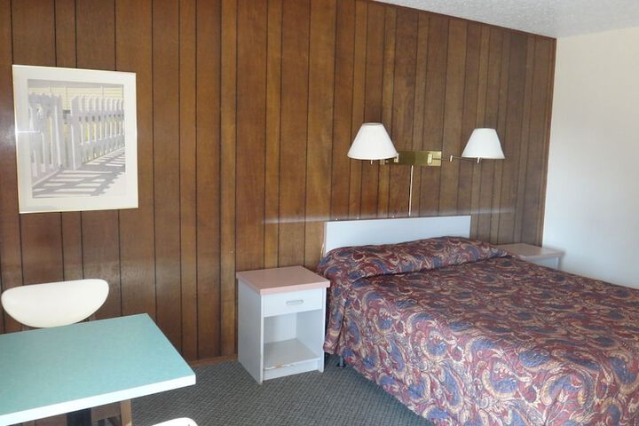 Room 15 of 16