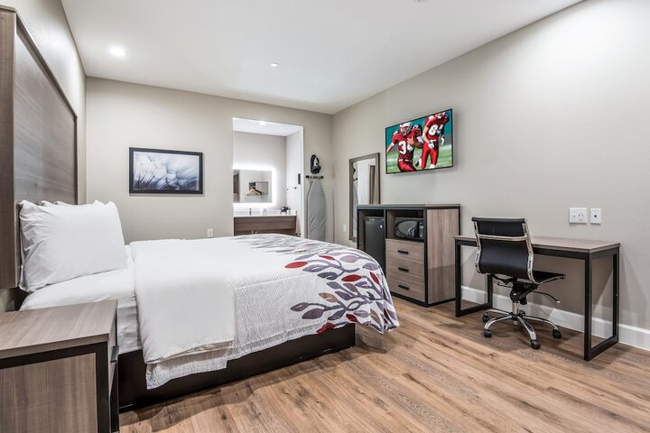 Room 15 of 34