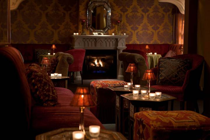 Lounge 67 of 72