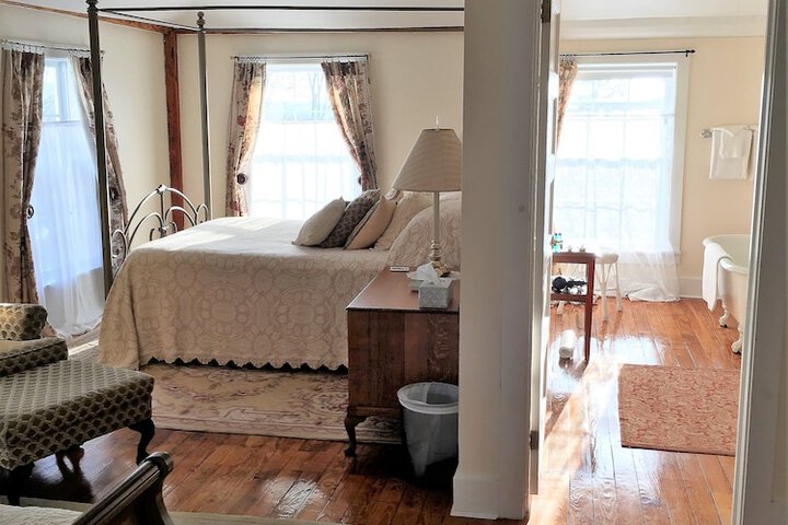 Room 27 of 39