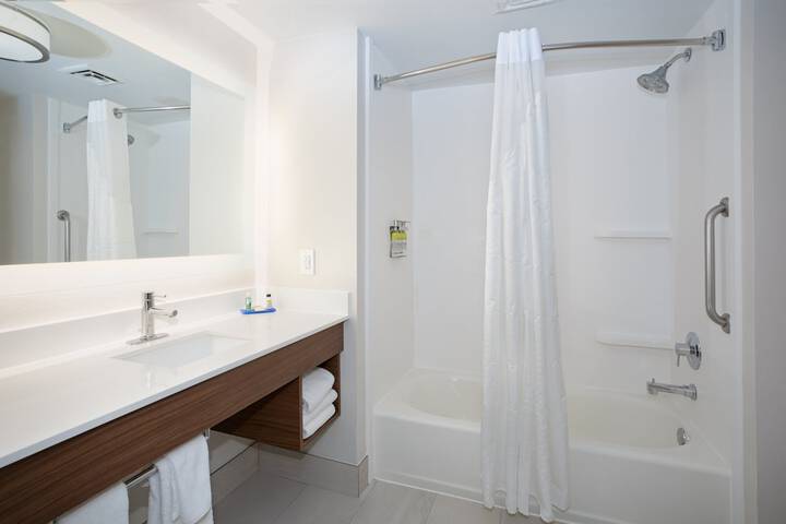Holiday Inn Express Yreka-Shasta Area by IHG