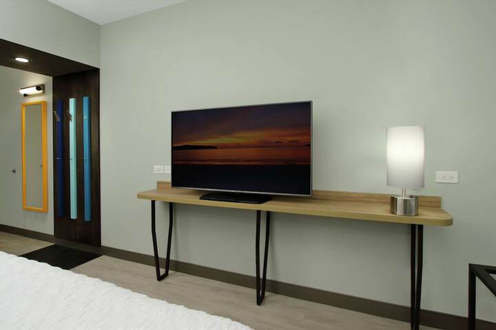Room 21 of 38