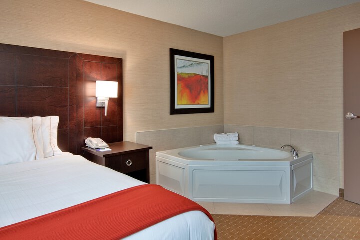 Room 26 of 65