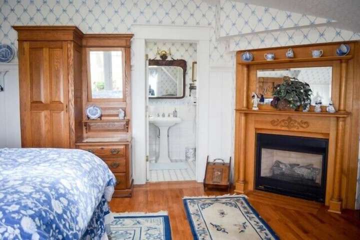 Room 5 of 64