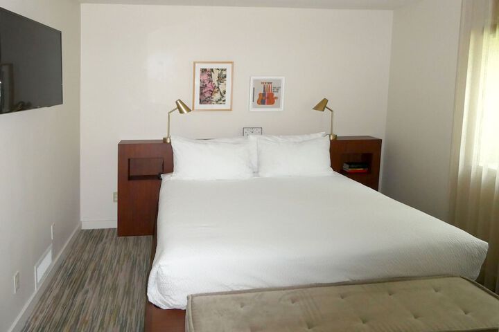 Room 25 of 82