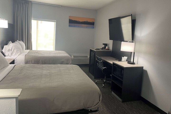 Room 10 of 27