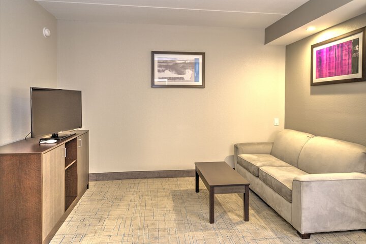 Room 22 of 35