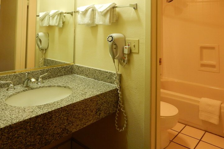 Room 13 of 46