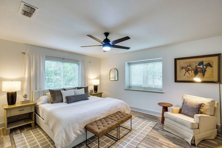 Pickleball / sport Court: Spacious Kemp Home!