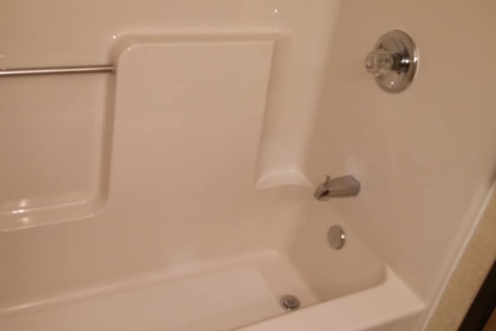 Room 32 of 76