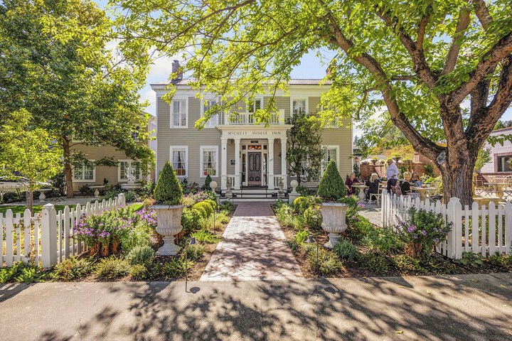McCully House Inn