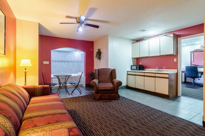 Room 11 of 36