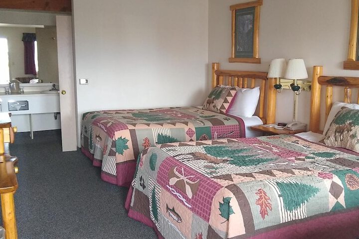 The Ponderosa Motel