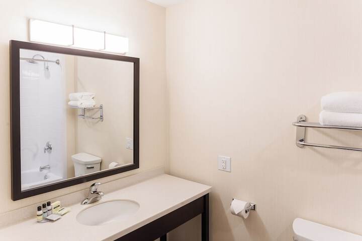 Room 15 of 48