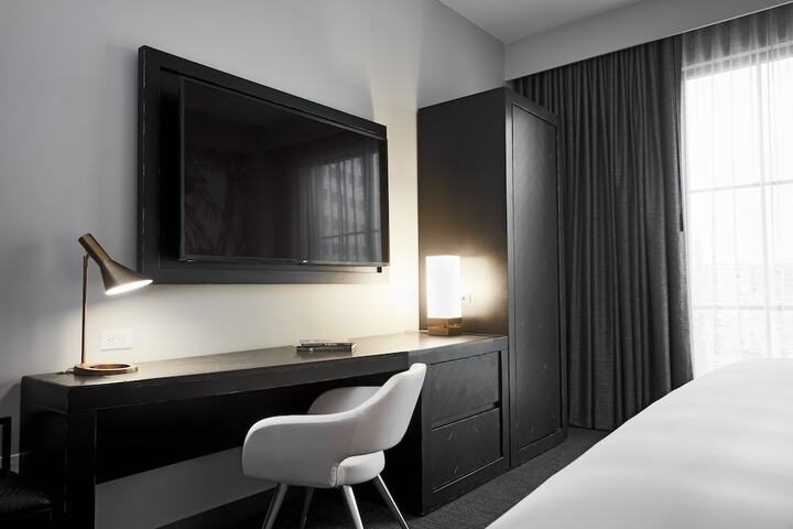 Room 14 of 77