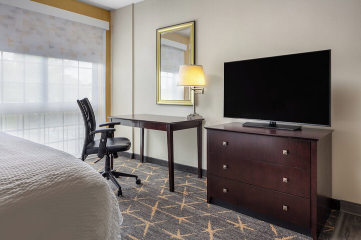 Room 34 of 52
