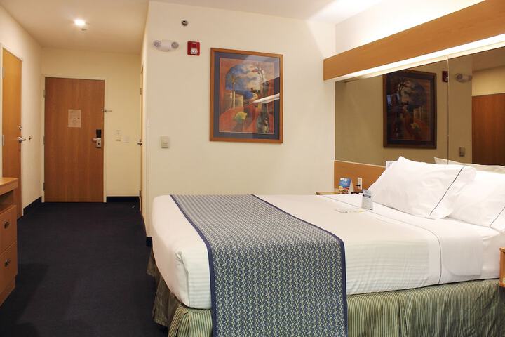 Room 32 of 89