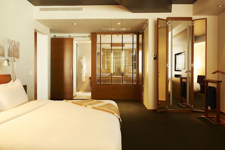 Room 16 of 69