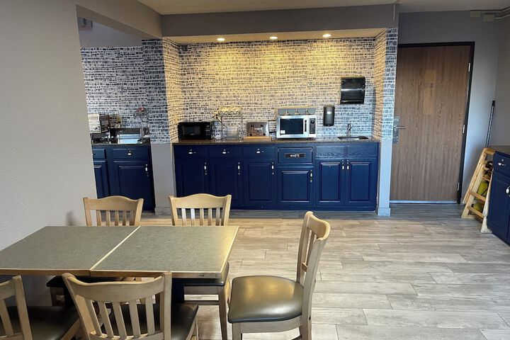AmericInn by Wyndham Chippewa Falls