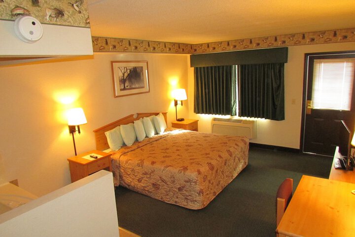 Shell Lake Lodge a Travelodge by Wyndham