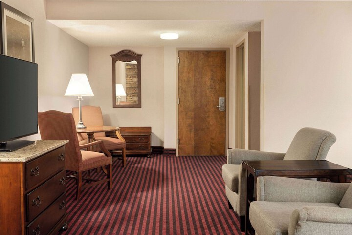 Ramada by Wyndham Pigeon Forge North