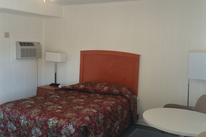 Room 38 of 65