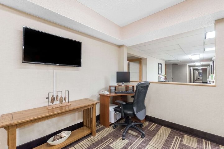 Business Center 24 of 24