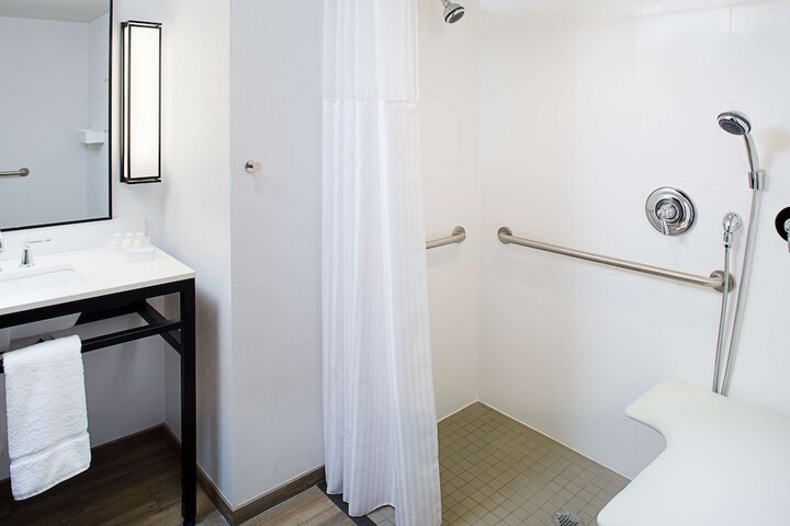 Room 15 of 42
