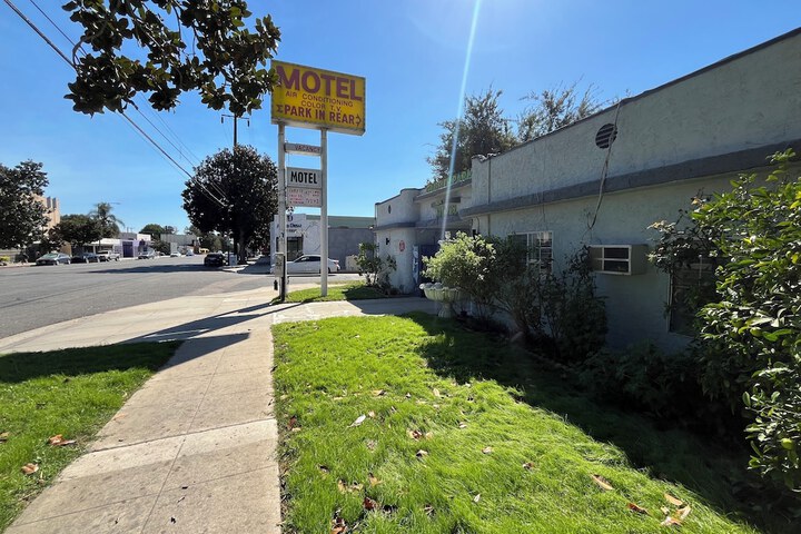 Griffith Park Motel - LA Hollywood Area