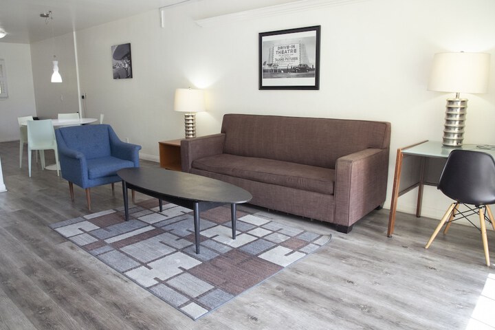 Room 38 of 79