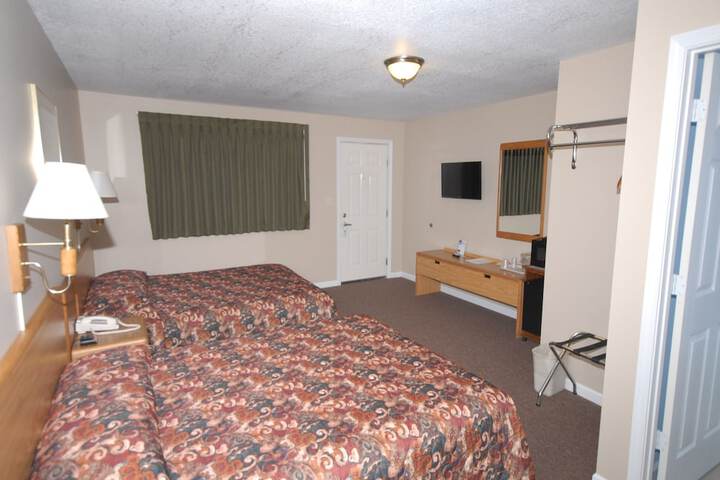 Room 8 of 12