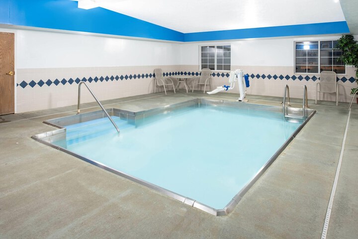 Microtel Inn & Suites by Wyndham Springfield