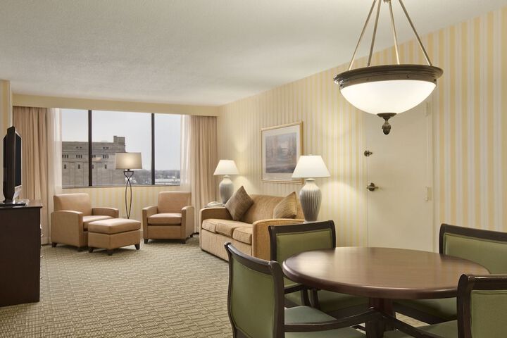 Hilton Fort Wayne at the Grand Wayne Convention Center