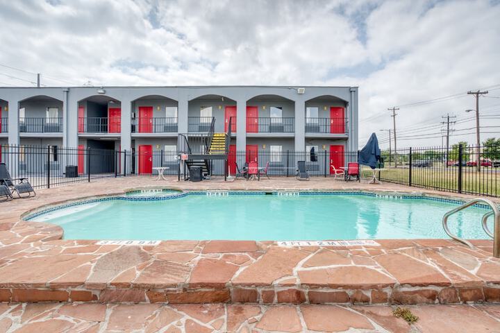 Pool 4 of 32
