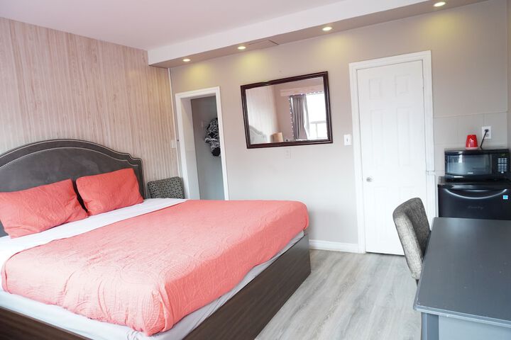 Room 12 of 24