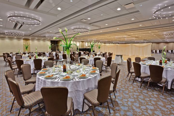 Ballroom/Hall 64 of 71