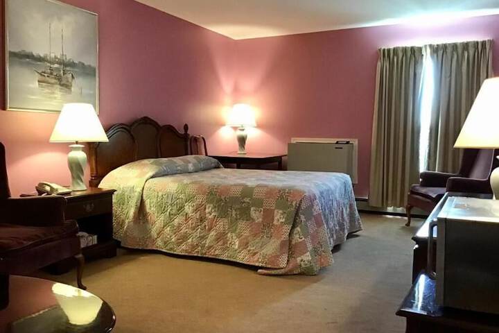 Room 17 of 18