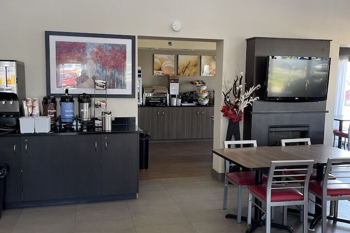 Breakfast/Coffee Service 23 of 25