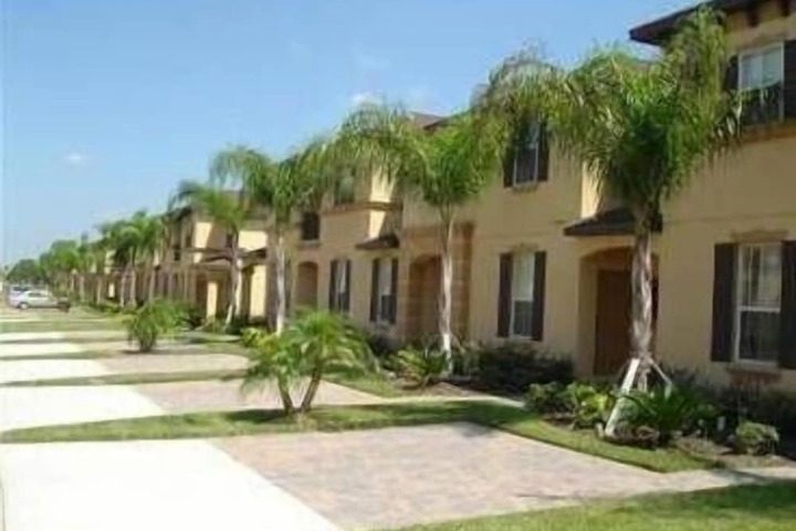Villas at Regal Palms